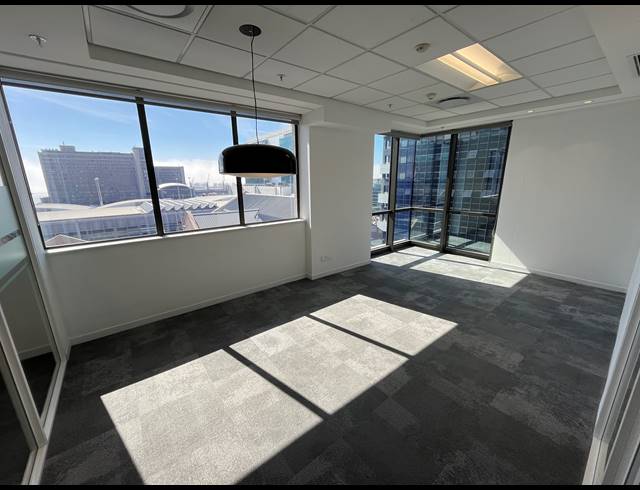 2,004M² OFFICE TO LET IN FORESHORE